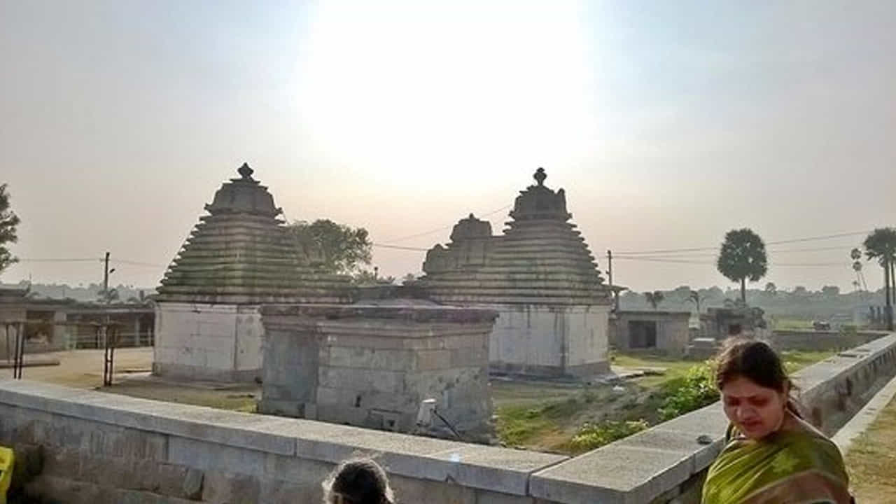 
ఈ ఆలయం ఆలనాటి రాజుల ఇంజనీరింగ్, అద్భుత నిర్మాణ శైలికి, ప్రజ్ఞాపాటవాలకు తార్కాణం. ప్రపంచంలో ఇలాంటి నిర్మాణం మరెక్కడా లేదని చరిత్ర చెబుతోంది. 