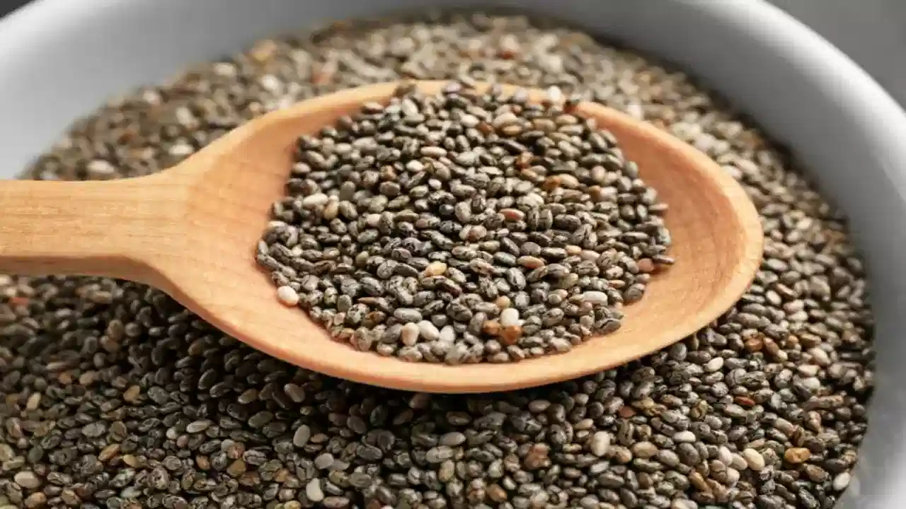 Chia Seeds for Weight Loss: చియా సీడ్స్ ని ఇలా తీసుకోండి.. ఇట్టే బరువు తగ్గిపోతారు!