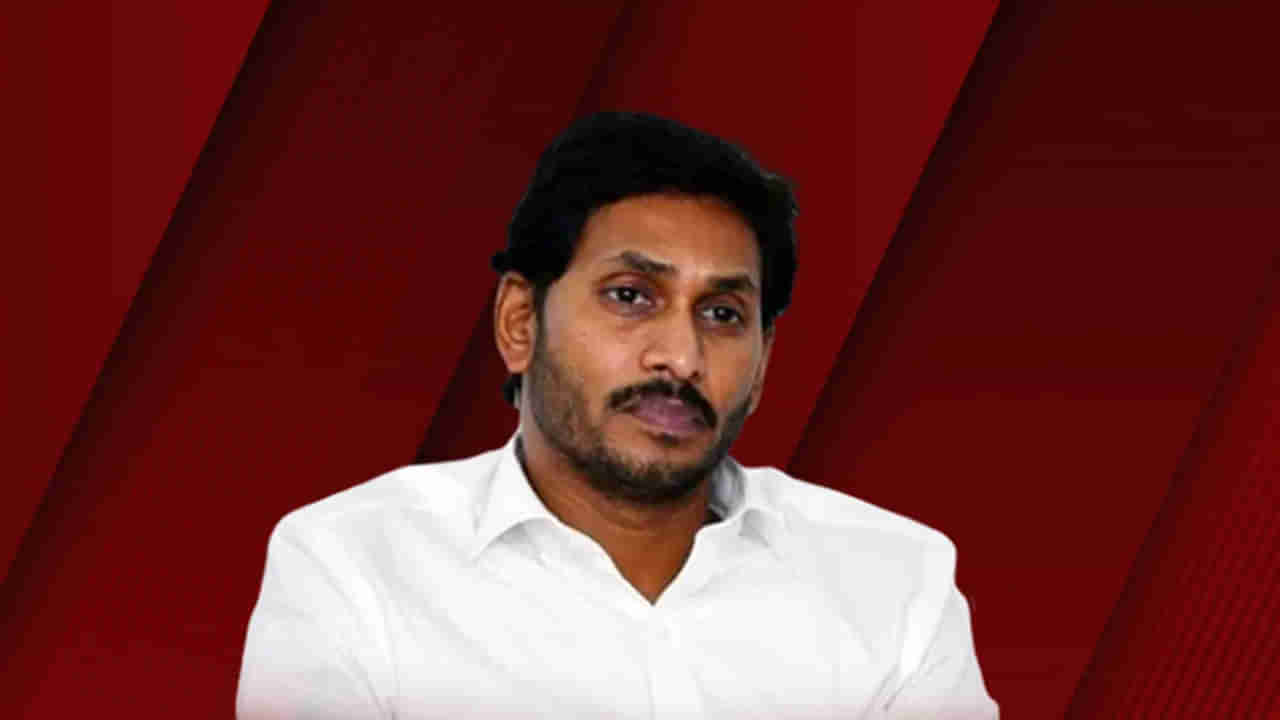 Vijayawada Bus Accident: విజయవాడ బస్సు ప్రమాదంపై సీఎం దిగ్భ్రాంతి.. 10 లక్షల నష్టపరిహారం