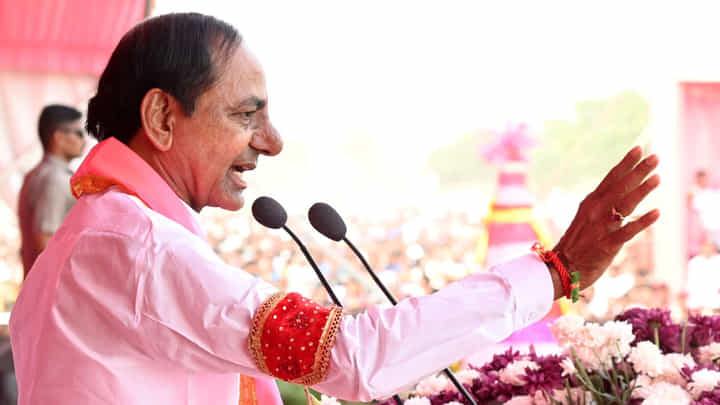 ఆరు గ్యారెంటీలను ముందు అక్కడ అమలు చేయండి.. కాంగ్రెస్కు సీఎం కేసీఆర్ ఛాలెంజ్ ఆరు గ్యారెంటీలను ముందు అక్కడ అమలు చేయండి.. కాంగ్రెస్కు సీఎం కేసీఆర్ ఛాలెంజ్