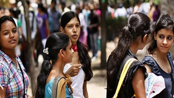 Telangana: నిరుద్యోగ యువతకు ఆశల వల వేస్తోన్న కాంగ్రెస్ మేనిఫెస్టో.. గ్రూప్ 1,2,3,4 పరీక్ష తేదీలు ఖరారు..!