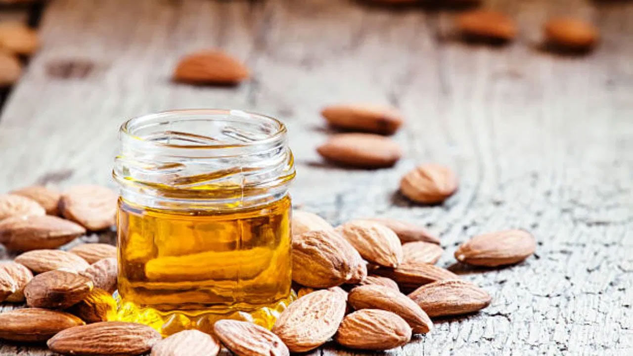 అవకాడో ఆయిల్, బాదం-సీడ్ ఆయిల్, సన్‌ఫ్లవర్ ఆయిల్ కూడా ఆరోగ్యానికి ఉత్తమమైనవి. వీటిలో మోనోఅన్‌శాచురేటెడ్, ఒలీక్ ఫ్యాటీ యాసిడ్స్ ఉంటాయి. ఇవి బరువు తగ్గించడంలో సహాయపడతాయి. ఏ నూనె అయినా మితంగా తింటే ఆరోగ్యానికి మంచిది. అదరంగా అధిక నూనె తినడం వల్ల ఎటువంటి ప్రయోజనం ఉండదు బదులుగా వివిధ ఆరోగ్య సమస్యలు పెరుగుతాయి.