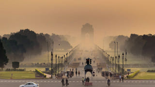 Customs Department: దుబాయ్ నుంచి వచ్చిన ఇద్దరు ప్రయాణీకులు.. అనుమానమొచ్చి చెక్ చేయగా..!