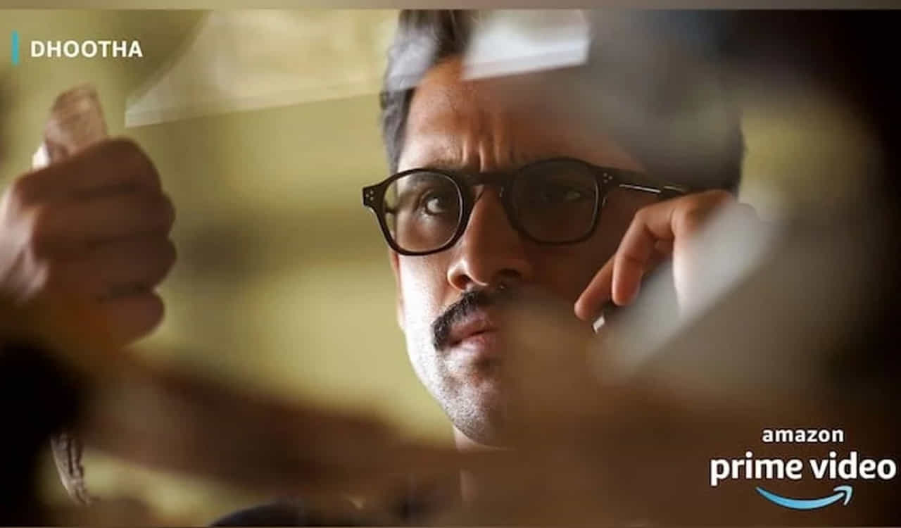 నాగ చైతన్య సినిమాలతో పాటుగా డిజిటిల్లోకి కూడా ఎంట్రీ ఇస్తున్నారు. మనం లాంటి క్లాసిక్ హిట్ ఇచ్చిన విక్రమ్ కే కుమార్తో కలిసి దూత వెబ్ సిరీస్ చేస్తున్నారీయన. చాలా రోజులుగా పెండింగ్లోనే ఉన్న దూత డిసెంబర్ 1 నుంచి ఓ ప్రముఖ ఓటిటిలో ప్రసారం కానుంది. ఇదే విషయాన్ని అధికారికంగా కన్ఫర్మ్ చేసారు దర్శక నిర్మాతలు.