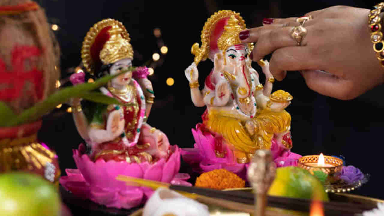 Diwali 2023: దీపావళి రోజున లక్ష్మి, గణపతి పూజ కోసం ఇలాంటి విగ్రహాలు తీసుకురండి.. కష్టాలు తీరతాయి..