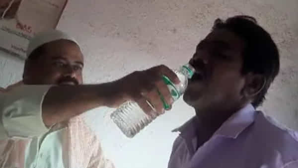 Dog Bite: మంత్రం, చక్కెరనీళ్లతో కుక్కకాటుకు, రేబిస్కు చెక్.. వందల ఏళ్లుగా ఇదే వైద్యం అంటున్న ముస్తాక్