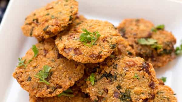 Eggs Vada: ఎగ్ వడలను ఇలా చేశారంటే.. ప్లేట్ మొత్తం ఖాళీ అయిపోతుంది!