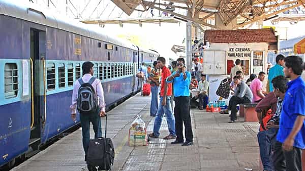 Sankranthi Special Trains 2024: ప్రయాణికులకు గుడ్ న్యూస్..! సంక్రాంతి స్పెషల్.. పలు మార్గాల్లో ప్రత్యేక రైళ్లు