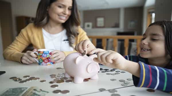 Investment Tips: పిల్లలే స్మార్ట్మనీ మేనేజర్లు.. చిన్నతనం నుంచే ఆర్థిక అవగాహనతోనే సాధ్యం…!