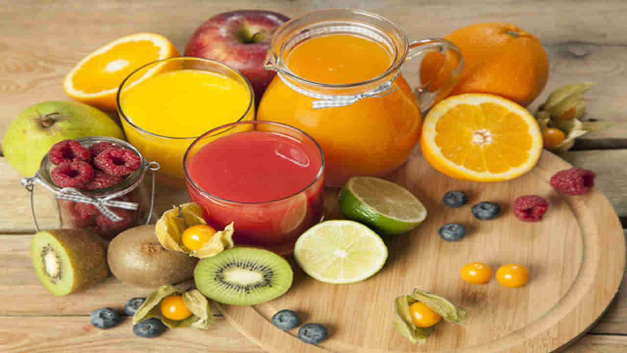 Health: పండ్లు తినడం మంచిదా..? జ్యూస్ తాగడం మంచిదా..? ఈ విషయాలు తెలుసుకుంటే మీకే మంచిది..