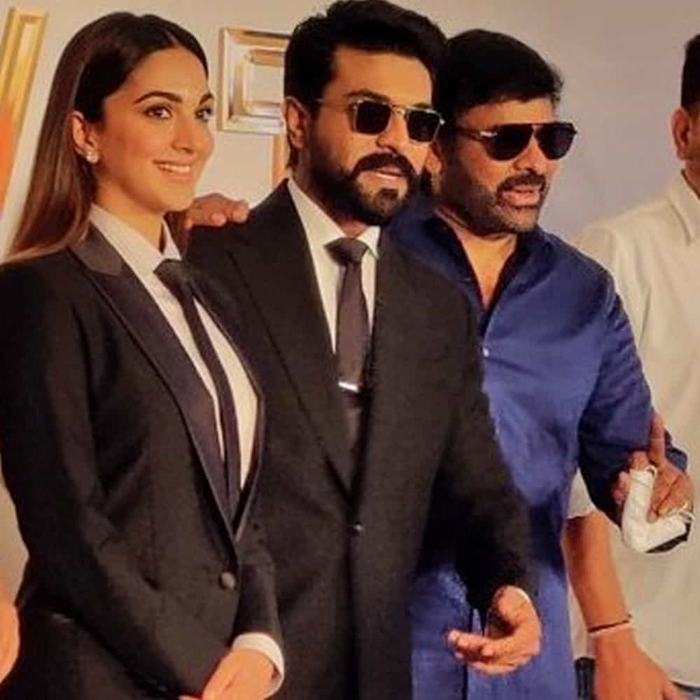 దివాళి హాలీడేస్ కారణంగా అత్యవసరమైన కొన్ని డాక్యుమెంట్స్ ఇంకా ఆడియో కంపెనీకి సబ్మిట్ చేయలేదు మేకర్స్. దాంతో పండగ తర్వాతే పాట విడుదల కానుంది. కచ్చితంగా మీ వెయిటింగ్కు తగిన ఫలితం దక్కుతుందని.. పాట అద్భుతంగా ఉందంటూ ట్వీట్ చేసారు శ్రీ వేంకటేశ్వర క్రియేషన్స్. ఏదేమైనా దివాళికి పాట విందాం అనుకున్న చరణ్ ఫ్యాన్స్కు మళ్లీ నిరాశ అయితే తప్పలేదు.