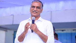 Liquor Bottles: అర్థరాత్రి అక్రమ మద్యం తరలింపు.. అడ్డుకున్న అధికారులపై..