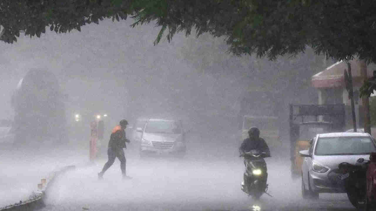 AP Rain Alert: బంగాళాఖాతంలో అల్పపీడనం.. ఏపీలో భారీ నుంచి అతి భారీ వర్షాలు
