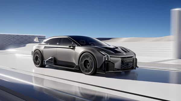 HiPhi A Electric Car: హైప్ క్రియేట్ చేస్తున్న హైఫై ఏ ఎలక్ట్రిక్ కార్.. లుక్ చూస్తే కళ్లు జిగేల్.. గంటకు 300 కిలోమీటర్ల వేగం..
