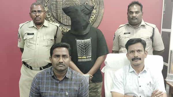 Attack on doctor: మద్యం మత్తులో డ్యూటీ డాక్టర్ పై దాడి.. గంటల వ్యవధిలో నిందితుడిని పట్టుకున్న పోలీసులు