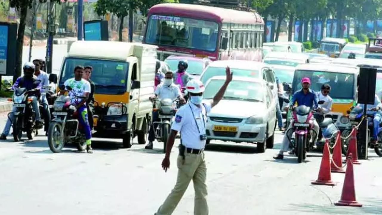 Hyderabad: హైదరాబాద్‌లో నేడు ట్రాఫిక్‌ ఆంక్షలు.. ఏయే ప్రాంతాల్లో, ఏ సమయంలో..