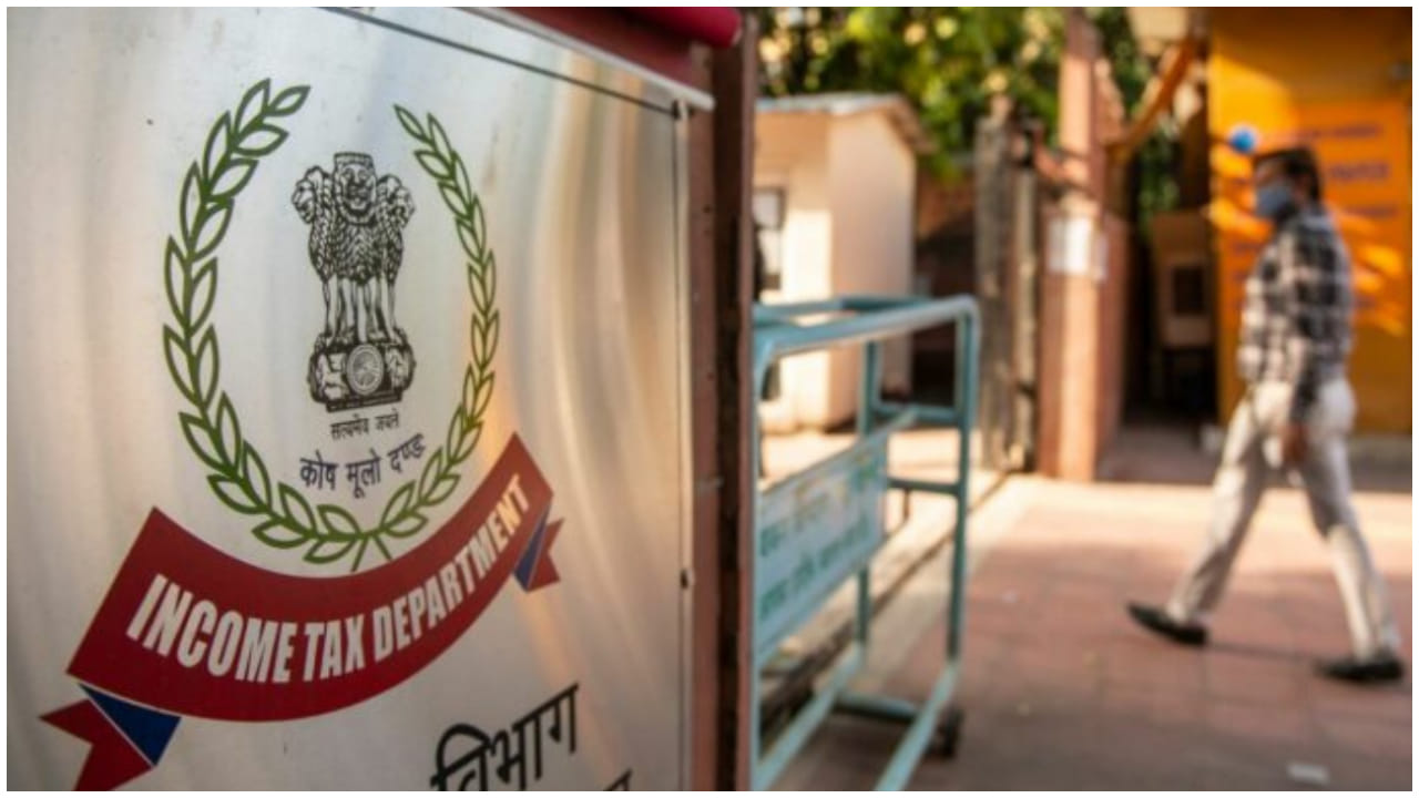 IT Raids: తెలంగాణలో ఐటీ దాడుల కలకలం.. బీజేపీ ప్రమేయం లేదన్న కిషన్ రెడ్డి