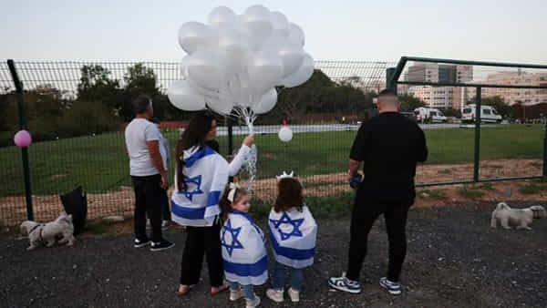 Israel-Hamas War: ఇజ్రాయెల్, హమాస్ మధ్య కాల్పుల విరమణ ఒప్పందం.. 24 మంది బందీలను విడుదల చేసిన హమాస్..
