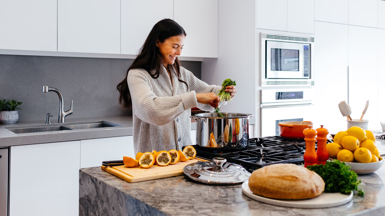 kitchen tips: ఈ కిచెన్‌ టిప్స్ పాటిస్తే.. వంటింట్లో మ్యాజిక్‌ చేయొచ్చు..