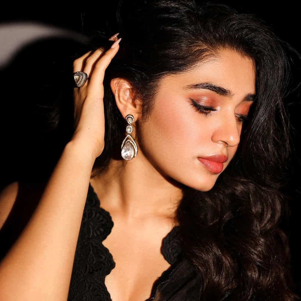 ఉప్పెన సినిమాతో హీరోయిన్ గా పరిచయం అయ్యింది ముద్దుగుమ్మ కృతి శెట్టి. బుచ్చిబాబు సన దర్శకత్వంలో వచ్చిన ఈ సినిమాతో సాలిడ్ ఎంట్రీ ఇచ్చింది ఈ బ్యూటీ.