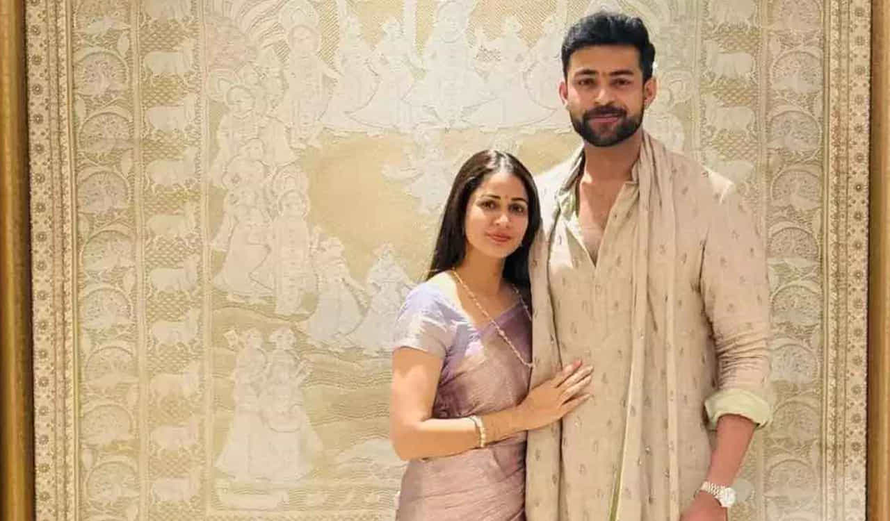 వరుణ్తేజ్ని పెళ్లిచేసుకున్నాక తొలిసారి సోషల్ మీడియాలో స్పందించారు లావణ్య. తన భర్త సరదా మనిషి అని అన్నారు. కేరింగ్గా ఉంటారని చెప్పారు. ఇంకా చాలా విషయాలను గమనించానని, వాటన్నటినీ తమ మధ్య పదిలంగా దాచుకుంటానని చెప్పారు లావణ్య.