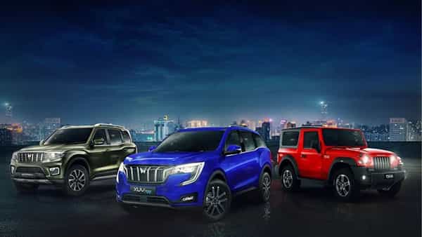 Car Offers: కొత్త కారు కొనాలంటే ఇదే ఛాన్స్.. వాటిపై ఏకంగా రూ.5 లక్షల వరకూ తగ్గింపు.. !