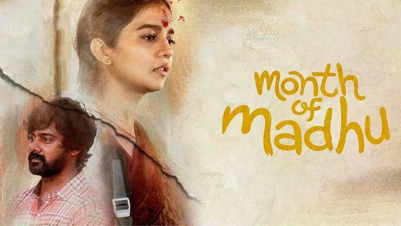 నవీన్ చంద్ర, కలర్స్ స్వాతి జంటగా నటించిన మంత్ ఆఫ్ మధు సినిమా విడుదలైన నెల రోజుల్లోపే ఓటిటిలోకి వచ్చేస్తుంది. ఈ సినిమా ఆహా ఓటీటీలో నవంబర్ 3 నుంచి స్ట్రీమింగ్ కానుంది. దీనికి సంబంధించిన అధికారిక సమాచారం వచ్చింది. ఎమోషనల్ లవ్ ఫ్యామిలీ ఎంటర్టైనర్గా రూపొందిన ఈ సినిమాకు శ్రీకాంత్ నాగోటి దర్శకత్వం వహించారు.
