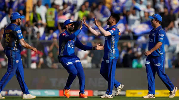 IPL 2024: రోహిత్కు దెబ్బ మీద దెబ్బ.. కీలక ప్లేయర్స్కు ముంబై గుడ్బై.. లిస్టులో ఎవరెవరున్నారంటే.?