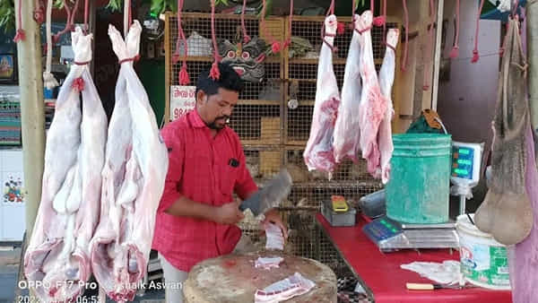 Andhra Pradesh: షాప్లో మటన్ కొంటున్నారా..? అయితే బీ కేర్ ఫుల్..