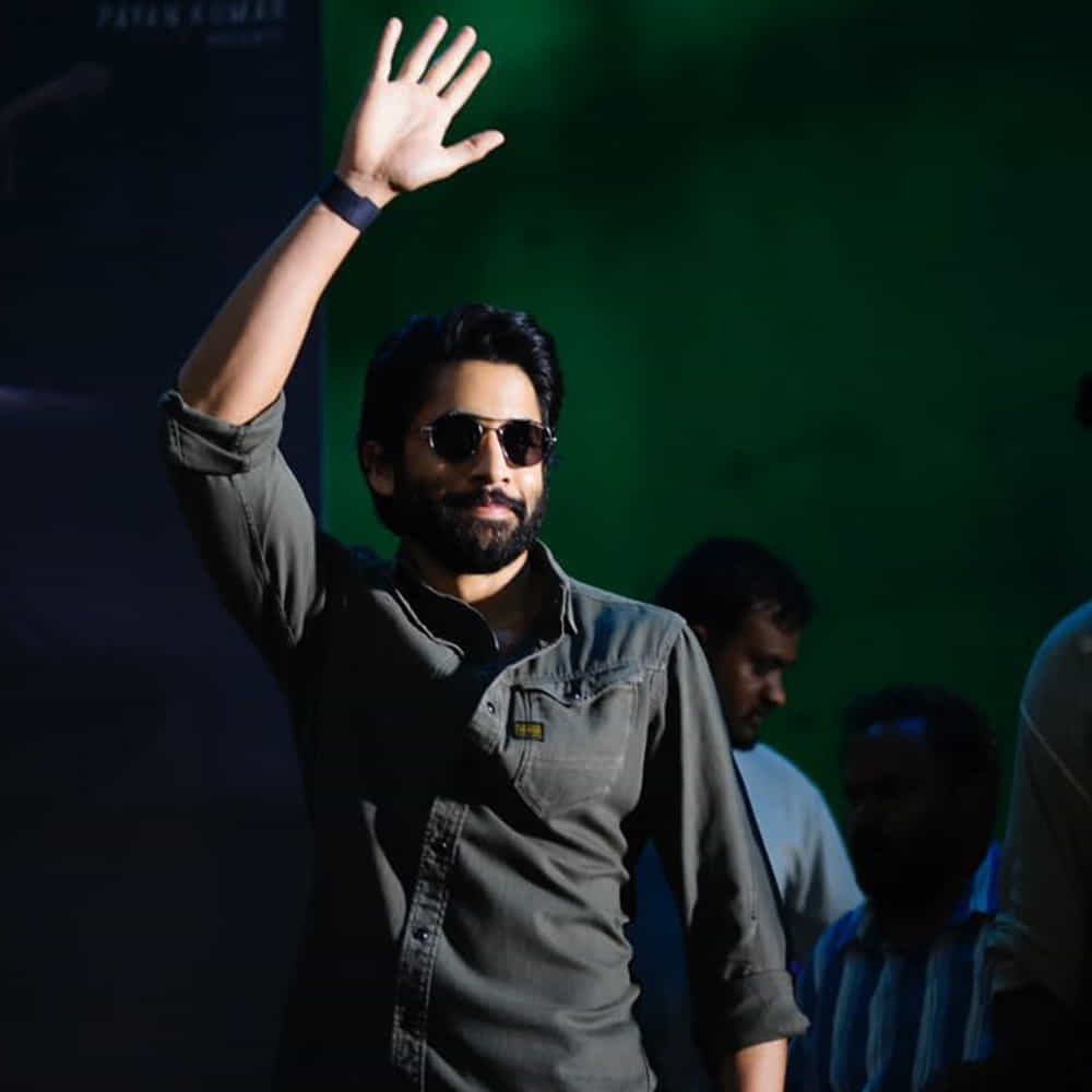 బ్యాక్ టూ రూట్స్.. నాగ చైతన్య ప్రస్తుతం నమ్ముకుంటున్న దారి ఇదేనేమో అనిపిస్తుంది. మాస్ సినిమాలు వరసగా హ్యాండిస్తుంటే.. ఈయన మాత్రం ఏం చేస్తారు చెప్పండి..? అందుకే అచ్చొచ్చిన ఫ్యామిలీ రూట్లోకి వచ్చేస్తున్నారు.. అంతేకాదు కలిసిరాని మరో పర్సనల్ యాంగిల్తోనే తన సినిమా కథలు ఉండేలా చూసుకుంటున్నారు. ఇంతకీ చైతూ ఏం చేస్తున్నారు..? ఏంటా కలిసిరాని వ్యక్తిగత కోణం..?