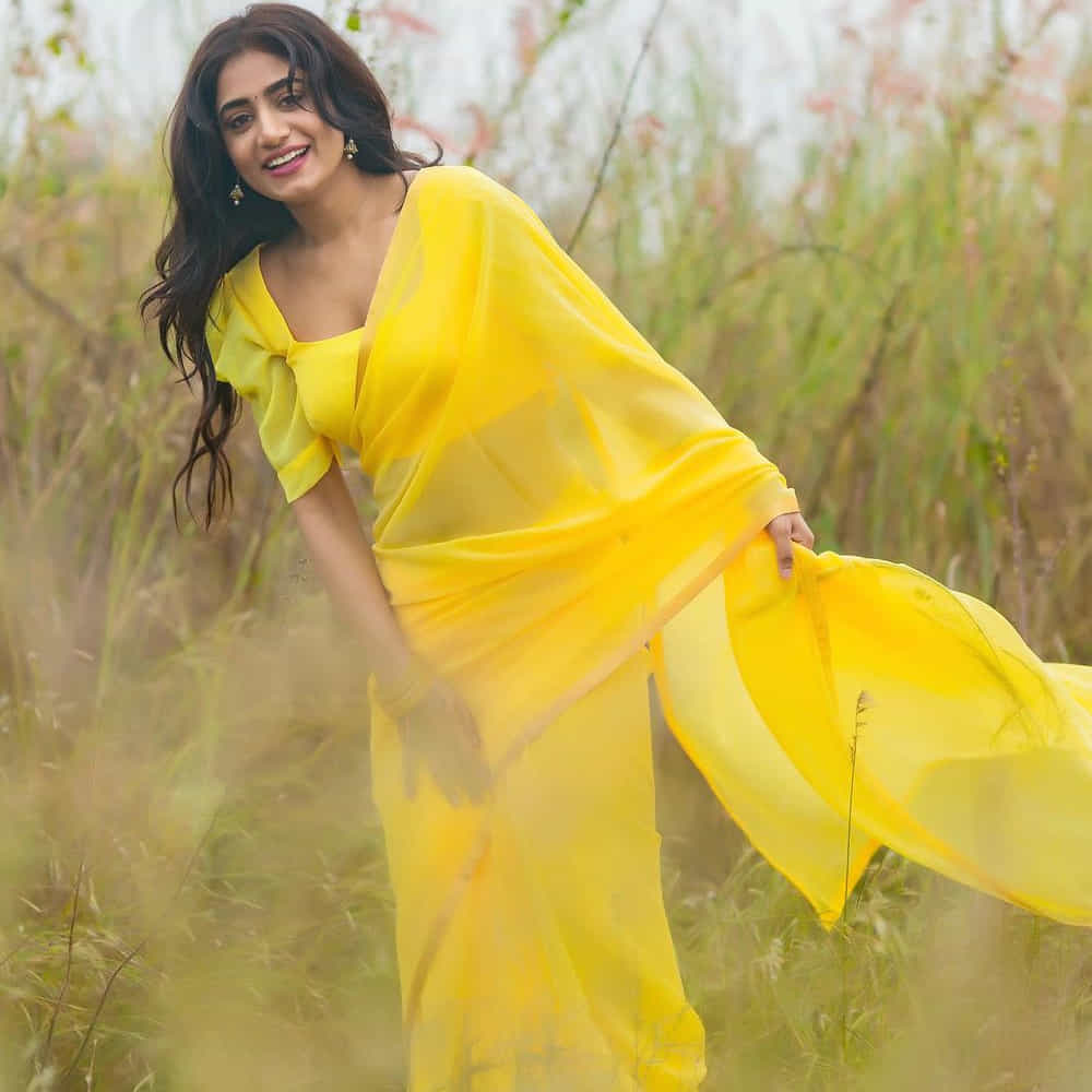 సోషల్ మీడియాలో నయని పావని తెగ యాక్టివ్ గా ఉంటుంది. ఎప్పటికప్పుడు లేటేస్ట్ ఫోటోస్ షేర్ చేస్తూ ఫాలోవర్లను ఆకట్టుకుంటుంది ఈ ముద్దుగుమ్మ.