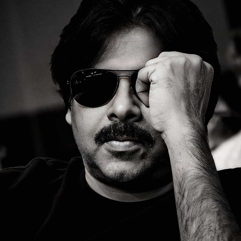 పాపం ఆయనెంత సీరియస్గా ఒప్పుకున్న సినిమాలు పూర్తి చేద్దామని ప్రయత్నిస్తున్నా.. పరిస్థితులు మాత్రం అస్సలు సహకరించడం లేదు. పట్టుమని 10 రోజులు డేట్స్ ఇవ్వగానే.. ఏదో ఓ ఉపద్రవం వచ్చి పడుతుంది.