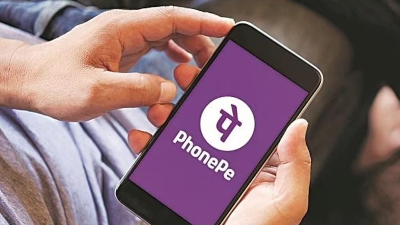 ఇక మనీ ట్రాన్స్ఫర్ యాప్ల విషయానికొస్తే.. ప్రపంచవ్యాప్తంగా ఎక్కువ మంది 'ఫోన్ పే'ను ఉపయోగిస్తున్నారు. సుమారు 94 మిలియన్ల మంది ఈ యాప్ను డౌన్లోడ్ చేసుకున్నారు. తర్వాత పేపాల్ - 92 మిలియన్స్, గూగుల్ పే - 69 మిలియన్స్, పేటీఎమ్ - 60 మిలియన్స్ ఉన్నాయి.