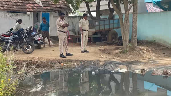 Andhra Pradesh: మురుగు నీటి కాలువ వద్ద పోలీసు బందోబస్తు.. అసలు విషయం తెలిస్తే ఆశ్చర్యపోతారంతే
