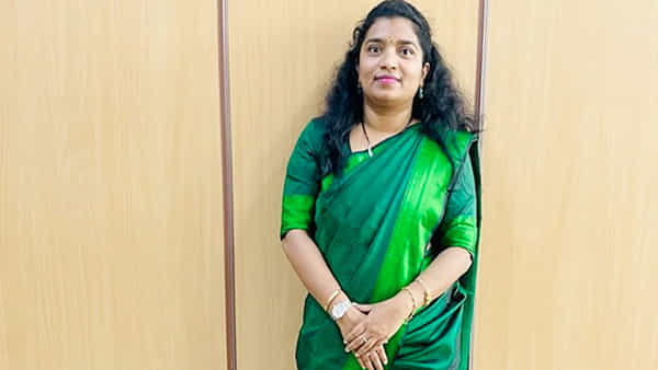 Bengaluru: మహిళ అధికారిని హత్య కేసును ఛేదించిన పోలీసులు..నిందితుడు అరెస్ట్.. ట్విస్ట్ ఏంటంటే..