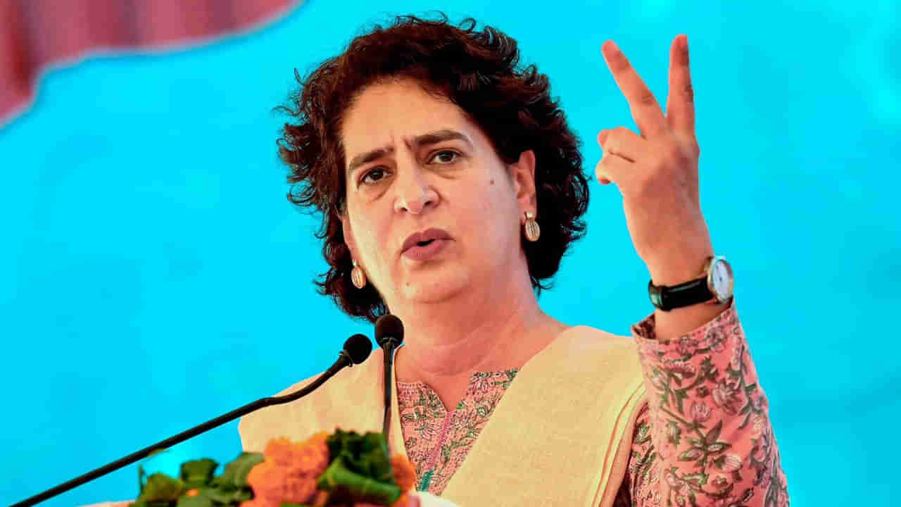 Priyanka Gandhi: ఖానాపూర్ లో కాంగ్రెస్ బహిరంగ సభ.. హామీల వర్షం కురిపించిన ప్రియాంక