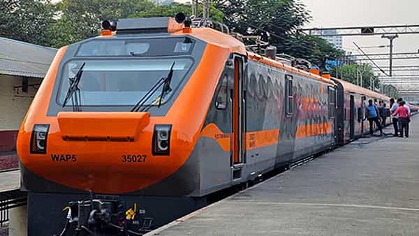 Push Pull Trains: వందేభారత్కు దీటుగా సామాన్యుల కోసం సరికొత్త స్పీడ్ ట్రైన్.. ఉద్యోగుల కోసమే ప్రత్యేకం
