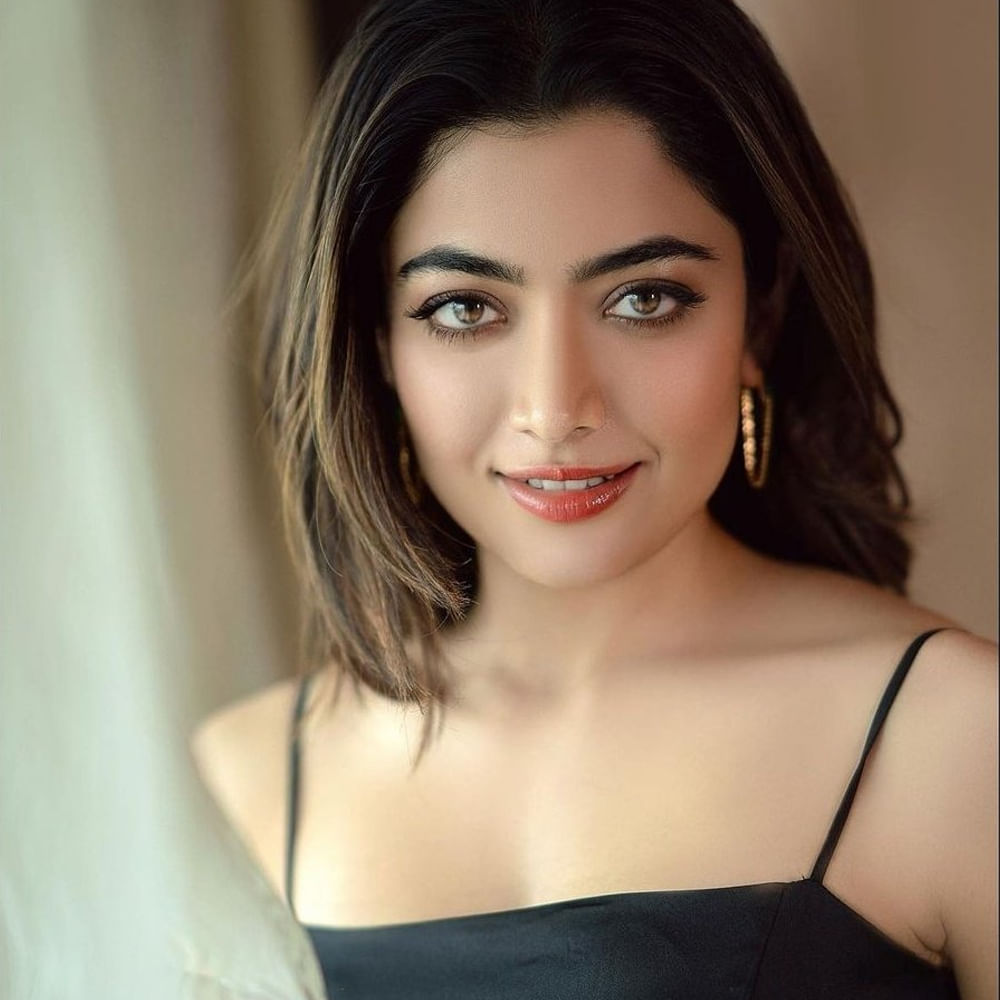 Balayya's commotion with the latest animal team is not normal. Balayya's introduction about Rashmika is on another level. The fans of National Crush are getting frustrated with Balayya's invitation saying, ``My mind is not in balance, why is this confusion, Rashmika is coming.''