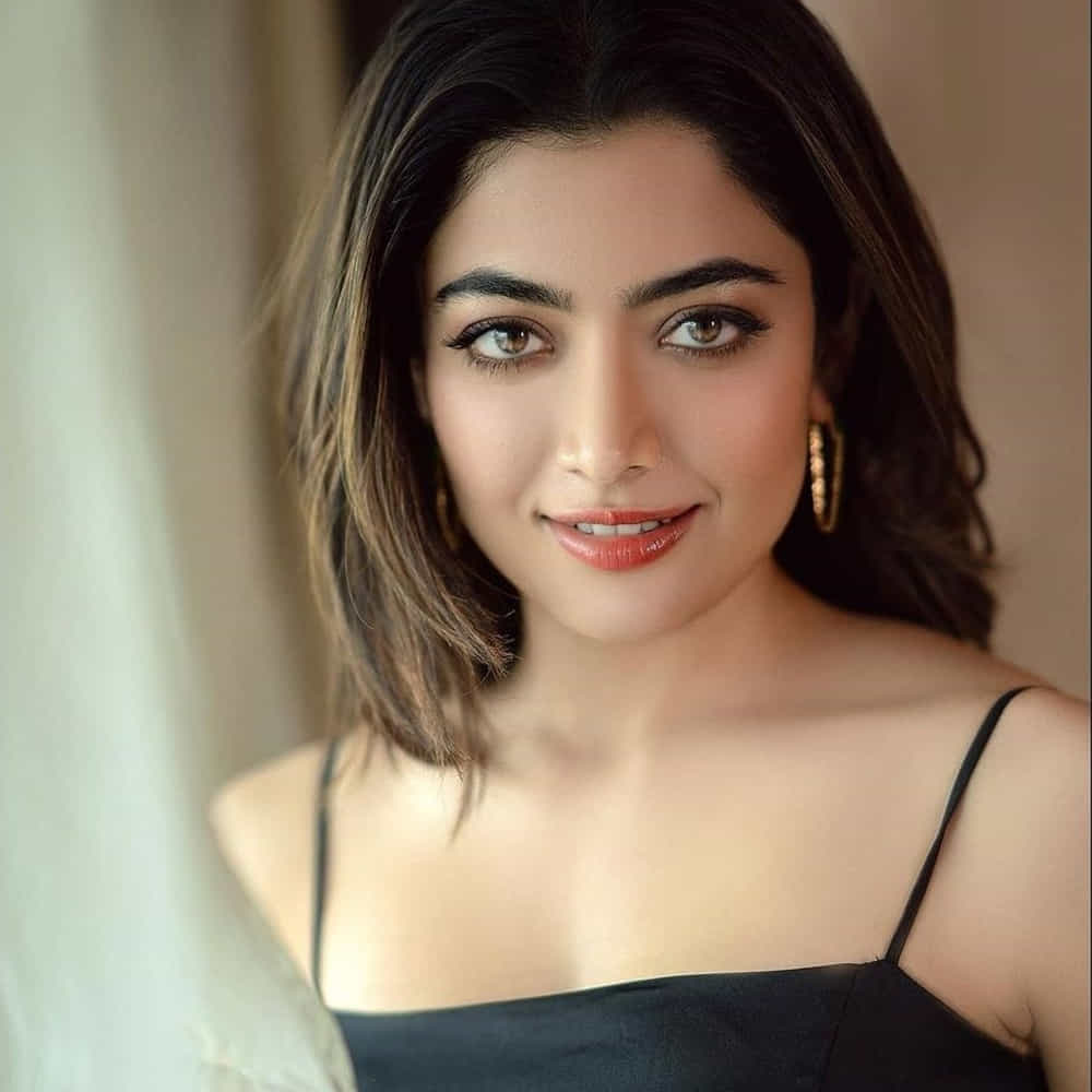 లేటెస్ట్ యానిమల్‌ టీమ్‌తో బాలయ్య చేసిన హంగామా మామూలుగా లేదు. అందులోనూ రష్మిక గురించి బాలయ్య ఇచ్చిన ఇంట్రడక్షన్‌ ఇంకో లెవల్లో ఉంది. నా మైండ్‌ బ్యాలన్స్ లో లేదిక, ఎందుకో ఈ తికమక, వచ్చేయమ్మా రష్మిక అంటూ బాలయ్య ఇన్వైట్‌  చేసిన తీరు ఫిదా అవుతున్నారు నేషనల్‌ క్రష్‌ ఫ్యాన్స్.