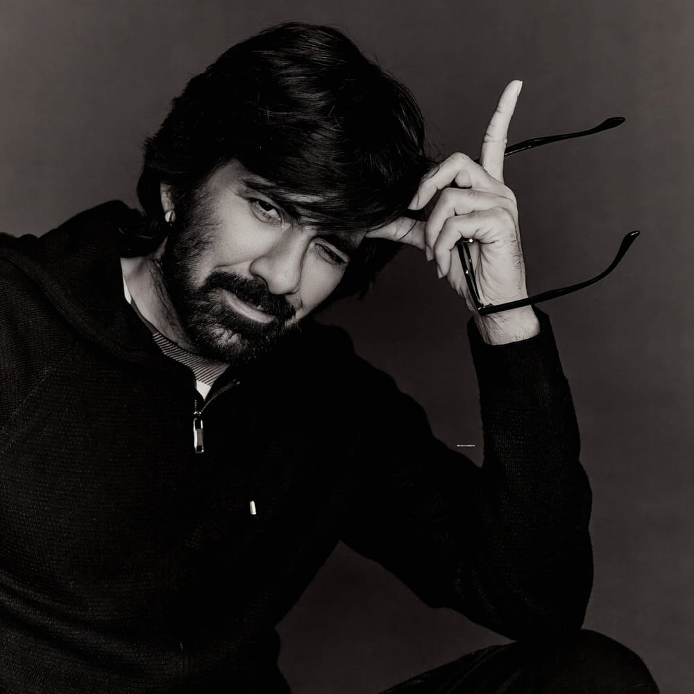 నెవర్‌ బిఫోర్‌ అన్నట్టుంది సంక్రాంతి సీజన్‌ని టార్గెట్‌ చేస్తున్న సినిమాల కౌంట్‌ చూస్తుంటే. ఇంతకు ముందు రిలీజ్‌ డేట్లను ఒక్కసారి చెబితే ఫ్యాన్స్ గుర్తుపెట్టుకునేవారు. కానీ ఇప్పుడు మళ్లీ మళ్లీ కన్‌ఫర్మ్ చేయమని మొరపెట్టుకుంటున్నారు. రవితేజ ఇప్పుడు తన మాస్‌ ఫ్యాన్స్ కి మరోసారి భరోసా ఇచ్చేశారు... సంక్రాంతికి రావడం పక్కా అని. 