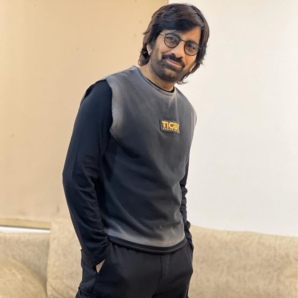 అనుపమ పరమేశ్వరన్‌తో మొదలుపెట్టి, సినిమాలో నటించిన వారందరికీ టీజర్‌లో ఎస్టాబ్లిష్‌ చేసే ప్రయత్నం చేశారు. స్టార్టింగ్‌ టు ఎండింగ్‌ మాస్‌ మహరాజ్‌ కేరక్టర్‌కి వేరే రేంజ్‌ ఎలివేషన్‌ ఇచ్చారు. ఇదే టెంపో సినిమాలో ఉంటే పండక్కి హిట్‌ కొట్టడం పక్కా అనే మాట వినిపిస్తోంది. 
