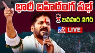 ప్రచారానికని వెళ్లి పల్లి చేన్ల కలుపు తీసిన మంత్రి శీనన్న