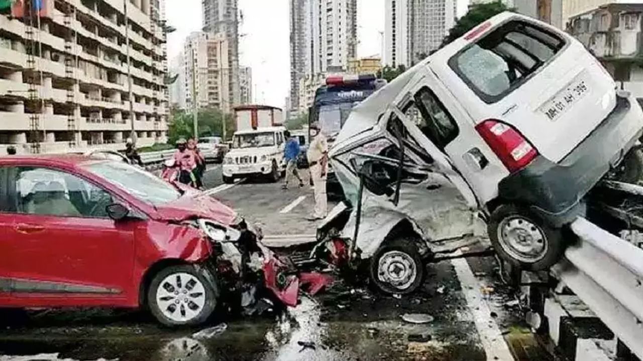 Road Accidents: 'వైరస్' కాదు.. ప్రాణాలు తీస్తున్న 'వేగం'.. గంటకు 19.. రోజుకు 462 మంది బలి..