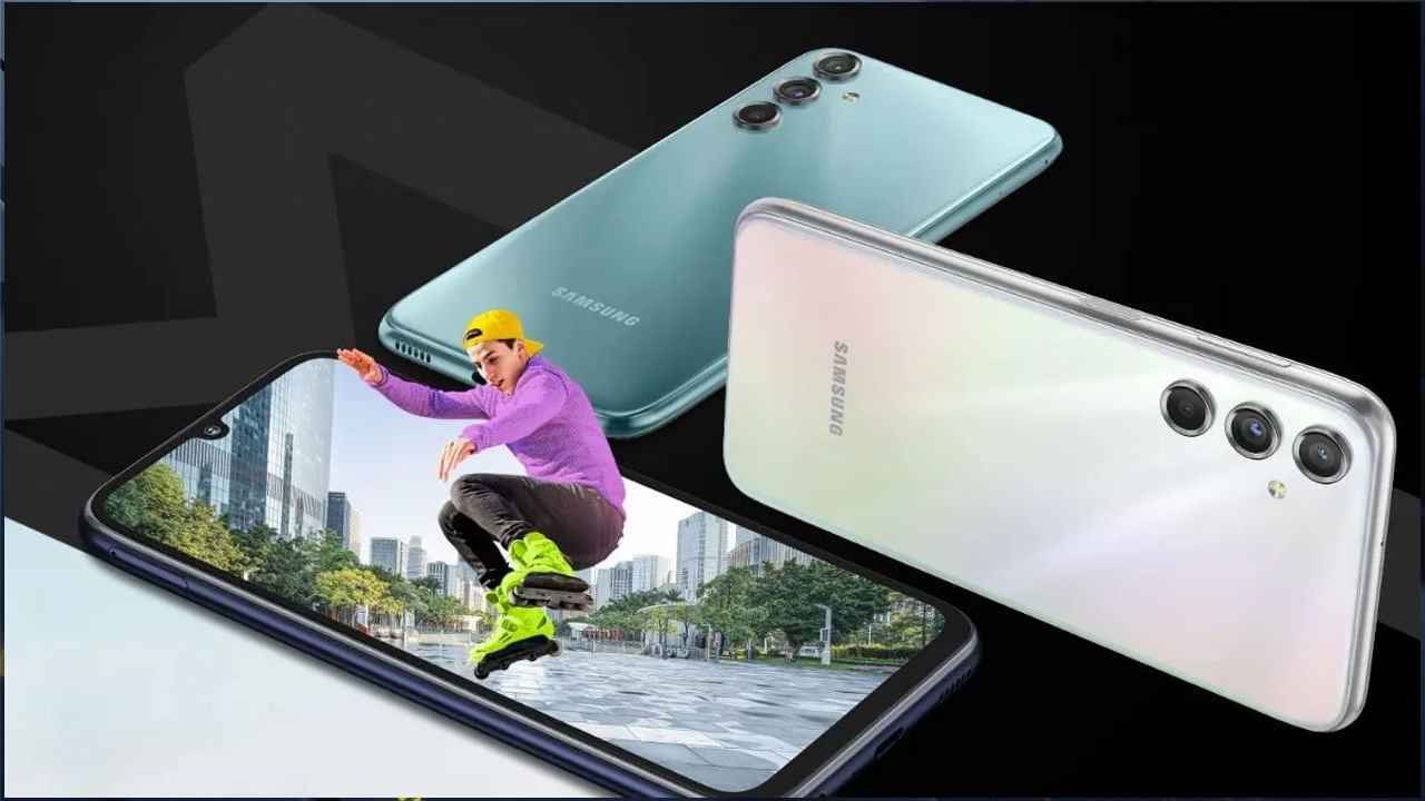 Samsung Galaxy M34 5G: సామ్‌సంగ్‌ గ్యాలక్సీ ఎమ్‌34 5జీ స్మార్ట్ ఫోన్‌ ధర రూ. 16,499 నుంచి అందుబాటలో ఉంది. ఇందులో 6.5 ఇంచెస్‌ ఫుల్‌ హెచ్‌డీ+ అమోఎల్‌ఈడీ స్క్రీన్‌ను అందించారు. 50 మెగాపిక్సెల్‌ రెయిర్‌ కెమెరాతోపాటు, 13 మెగాపిక్సెల్స్‌ ఫ్రంట్‌ కెమెరాను అందించారు. ఈ ఫోన్‌లో 6000 ఎంఏహెచ్ బ్యాటరీని అందించారు. 