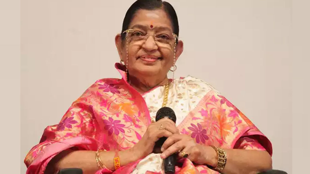 Singer P.Susheela: గాయని సుశీలకు గౌరవ డాక్టరేట్.. ప్రధానం చేసిన సీఎం స్టాలిన్..