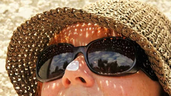 Skincare Tips: సన్స్క్రీన్కి సంబంధించిన ఈ అపోహలు అబద్ధాలు.. వాటి నిజం తెలుసుకోండి