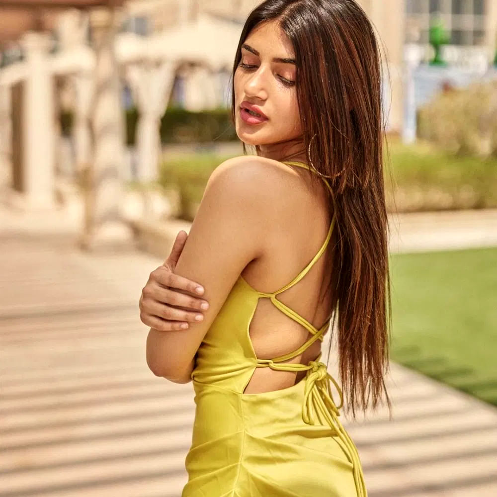 శ్రీలీల ఇప్పుడు తెలుగు చిత్ర పరిశ్రమలో బిజీ హీరోయిన్ గా రాణిస్తుంది. శ్రీలీల పలువురు స్టార్ హీరోల సరసన నటిస్తోంది. ఒకదాని తర్వాత ఒకటిగా అవకాశాలు అందుకుంటుంది ఈ చిన్నది.