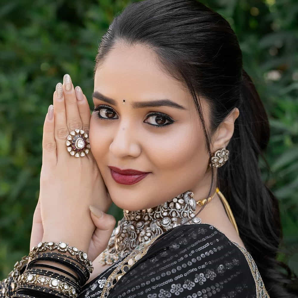 తెలుగు సినీప్రియులకు అందాల యాంకర్ శ్రీముఖి గురించి చెప్పక్కర్లేదు. బుల్లితెరపై తనదైన యాంకరింగ్తో.. అల్లరితో అదరగొట్టేస్తుంది రాములమ్మ.