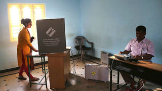 Telangana BJP: రంగంలోకి ఆ ఎమ్మెల్యేలు.. సైలెంట్‌గా పనిచేసుకెళ్తున్న కాషాయ పార్టీ దళం.. స్ట్రాటజీ అదేనా..?