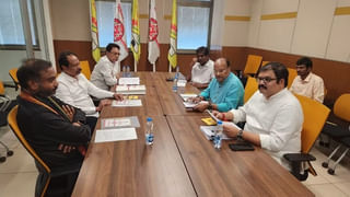 రాత్రికి రాత్రే కోడిపుంజులను ఎత్తుకెళుతున్న దొంగలు.. లక్షల్లో నష్టం అంటూ లబోదిబోమంటున్న యజమానులు